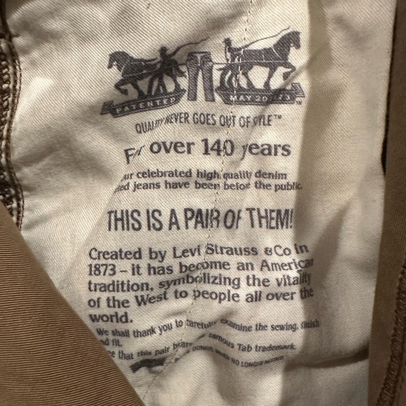 Levi's Tan Cargo Shorts Relaxed Fit Cotton - Picture 3 of 5